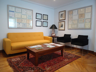 Clínica Dental Dr. León - Santander