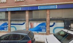 Clínica Dental Adeslas - Badajoz
